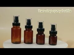 Lichtdichte spuitfles van voedselveilig plastic met fijne nevelverstuiver voor cosmetica en medicijnen